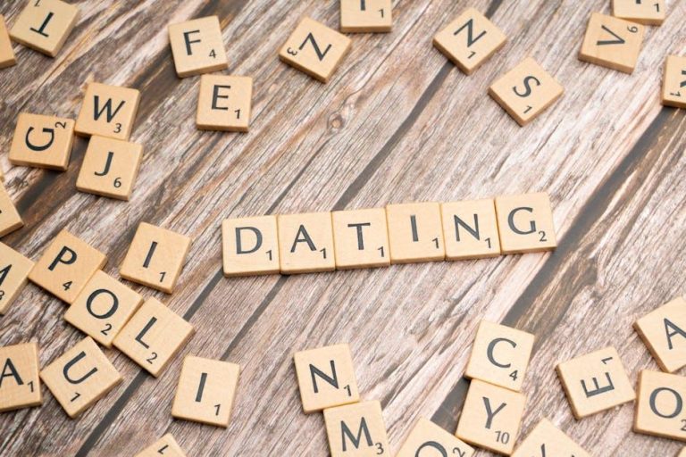 Crafting an Engaging Online Dating Profile: Tips and Mistakes to Avoid